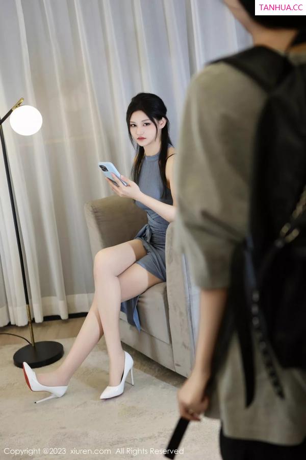 刘美含 刘美含 [XiuRen]高清写真图 2023.12.05 No.7762 大橘BBKira 长裙美腿第8张图片